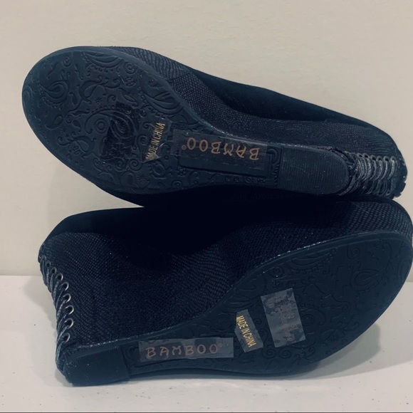 🛍2/$25 Bamboo NWOT Lace up detail platform shoe - Picture 5 of 5